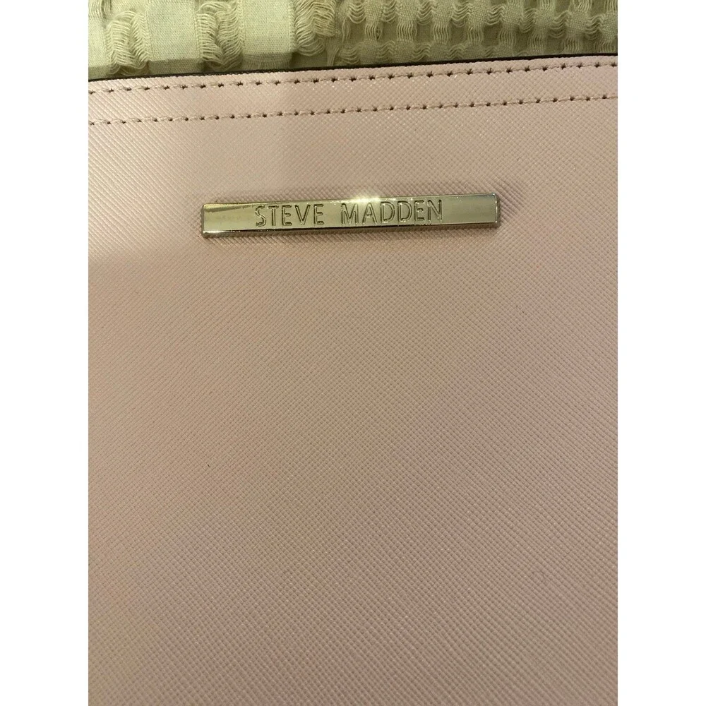 Steve Madden Crossbody Bag  Domed Soft‎ Pink Mauve Purse  Like New